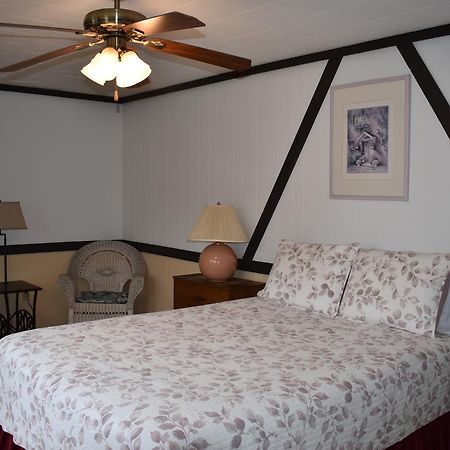 The Stone House Motel & Motor Lodge Ticonderoga Luaran gambar